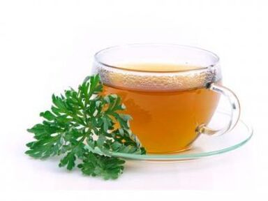 Ajenjo infusioa ezkaiarekin - prostatitisaren aurkako erremedio herrikoia